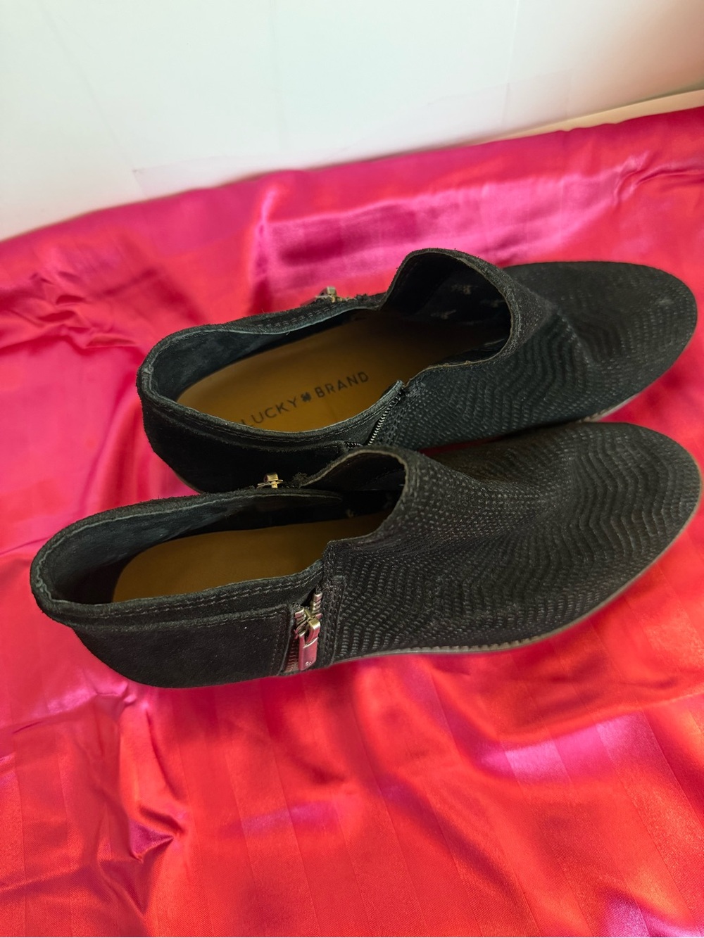 Lucky Brand Black Suede Chevron Ankle Booties Size 9M Side Zip